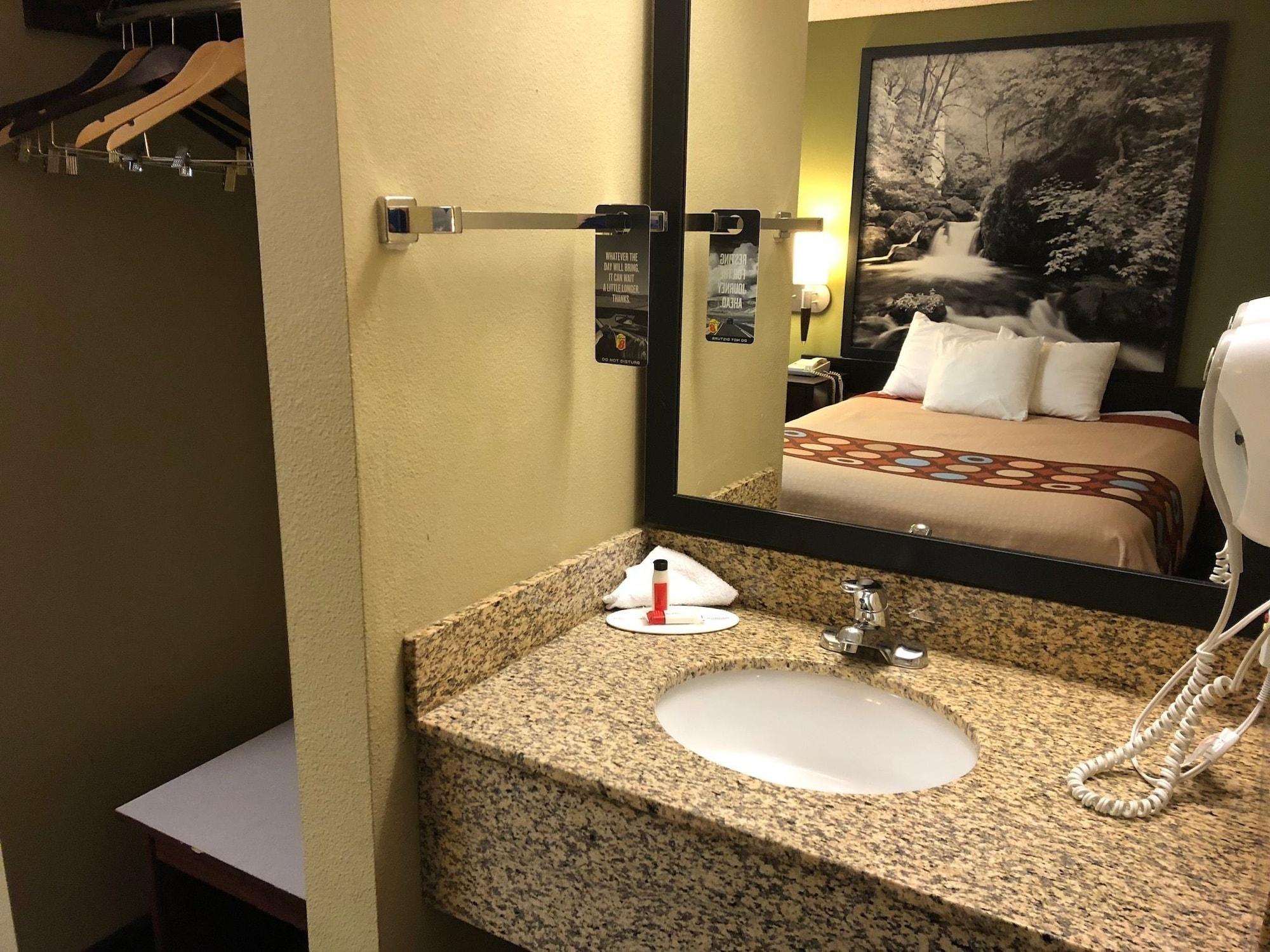 Super 8 By Wyndham Lagrande Hotel La Grande Buitenkant foto