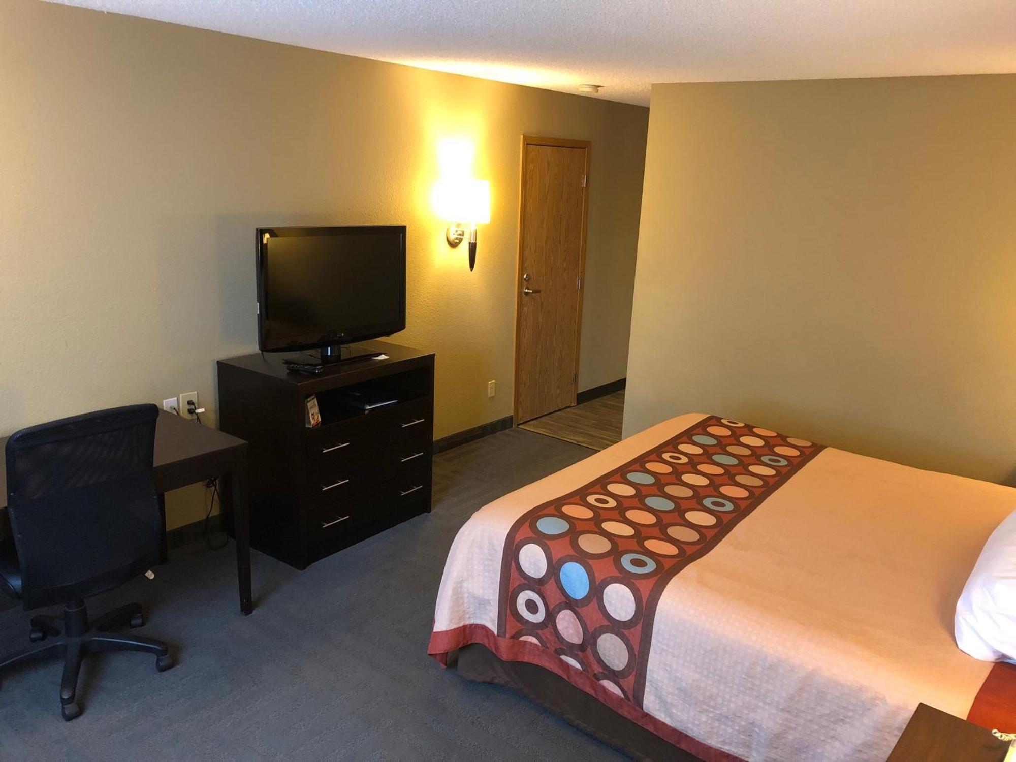 Super 8 By Wyndham Lagrande Hotel La Grande Buitenkant foto