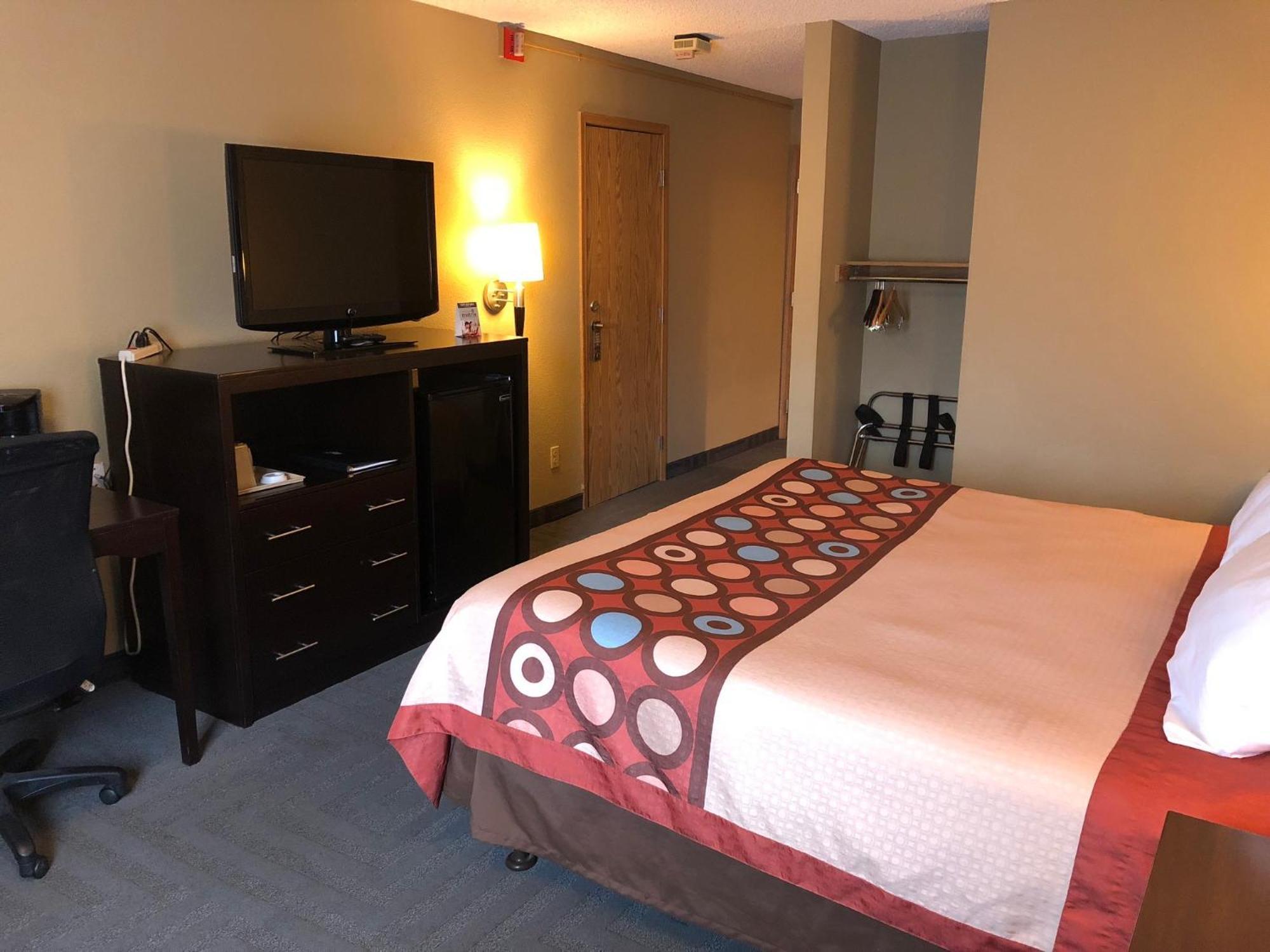 Super 8 By Wyndham Lagrande Hotel La Grande Buitenkant foto