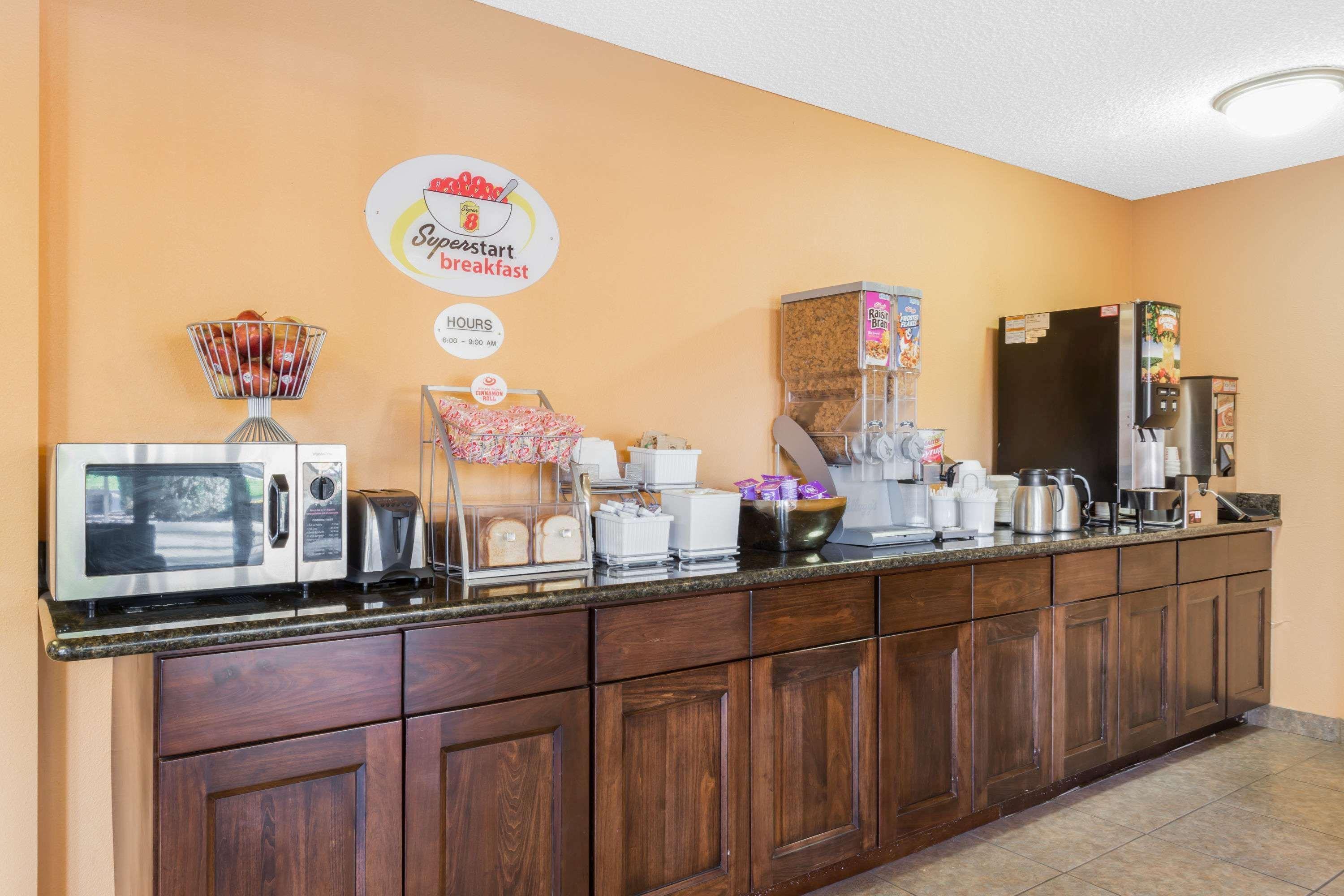 Super 8 By Wyndham Lagrande Hotel La Grande Buitenkant foto